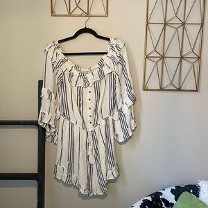 AEO Off the Shoulder 3/4 Sleeve Printed Romper (L)